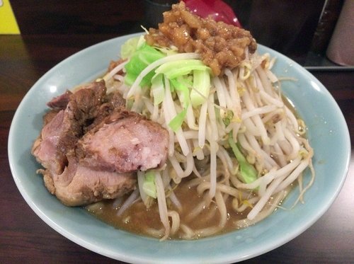 「中ラーメン（７５０円）野菜少なめ」@立川マシマシ SSRの写真