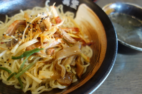 「ネギまぜそば（温）スープ付き830円」@らーめん 一真堂の写真