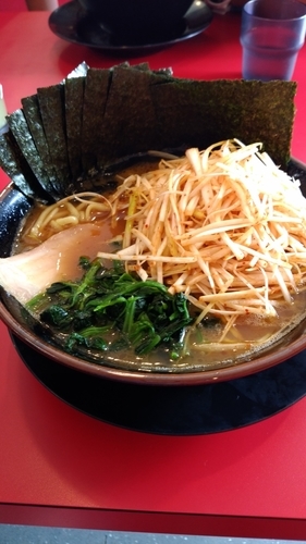 「中盛り　辛ネギ　のり」@家系ラーメン 熊田家の写真