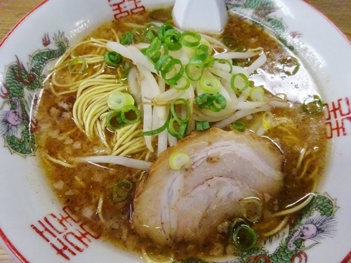 「新博多とんこつ (替玉 1玉サービス) 550円」@めんめん・かめぞうの写真