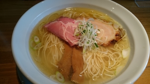 「鶏塩ラーメン￥690」@らーめん専門 うしおととりの写真