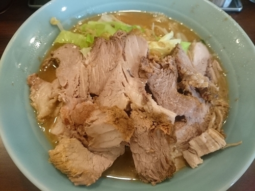 「ミニラーメン（ヤサイ少なめ・アブラ少なめ）￥750＋豚マシ券」@立川マシマシ SSRの写真