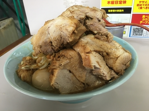 「ミニラーメン＋豚マシマシ＋煮卵」@立川マシマシ 足利総本店の写真