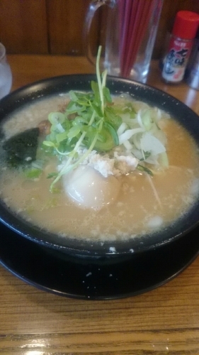 「とり背脂そば（味玉追加）」@〇平ラーメンの写真