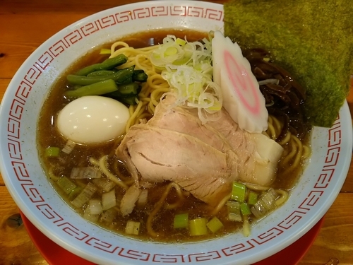 「にぼしラーメン  大盛　＋味玉：ランチサービス」@ラーメン ぶんの写真