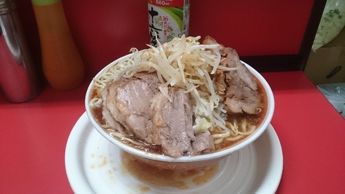 「麺増し・大豚ダブル・カタメ(ヤサイカラメ)￥９５０」@ラーメン二郎 上野毛店の写真