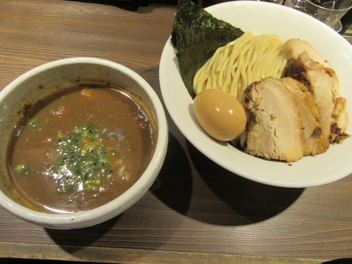 「特製濃厚煮干つけ麺（１１００円）＋中盛」@つけ麺 一燈の写真