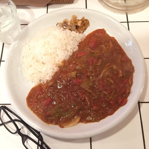 「トマトマサラカレー（スモールライス）＋レタス」@Curry House TIRI TIRIの写真