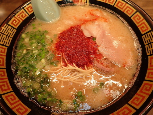 「天然とんこつラーメン こい味、こってり、にんにく、青ネギ、5」@一蘭 アトレ上野 山下口店の写真