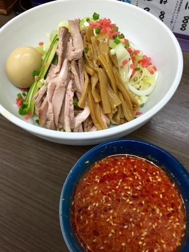 「【季節限定】冷やし辛つけそば ￥900」@頓知房の写真