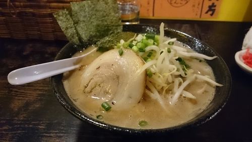 「とんこつ　おもめ」@上を向いていこうの写真