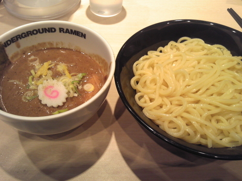 「つけ麺　(濃厚)」@UNDERGROUND RAMEN 頑者 コクーンシティさいたま新都心店の写真