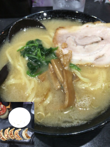 「とんやラーメン700円+餃子300円+サービスライス」@ラーメン とんや 川口店の写真