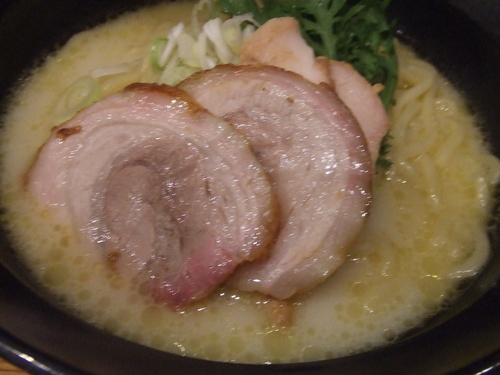 「こってり塩らーめん　７８０円」@鶏らーめん  極楽鳥の写真