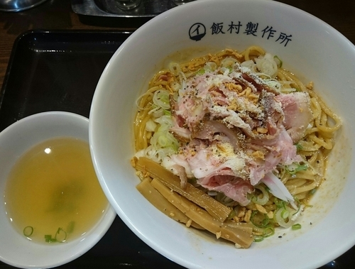 「【裏】汁なし＋生卵」@中華そば 飯村製作所の写真