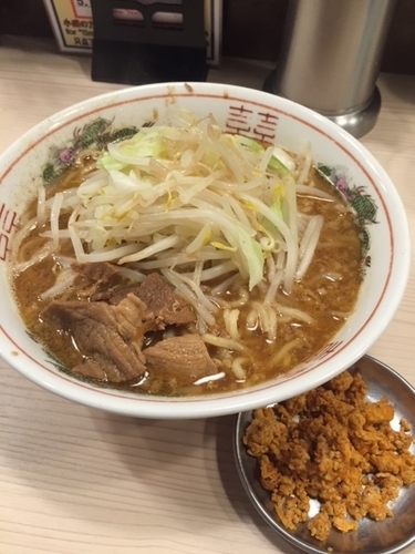 「醤油ラーメン　650円（大盛・野菜増量・魔法のひき肉）」@ぼり・うむ 西早稲田本店の写真