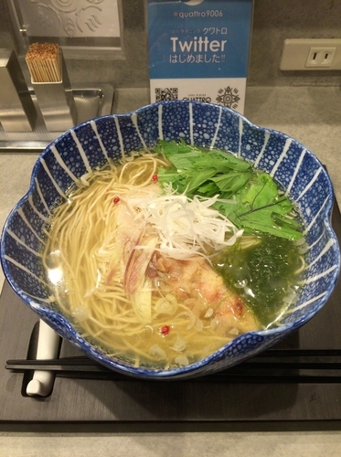 「海 魚海香る塩そば ¥800」@ラーメンクワトロの写真
