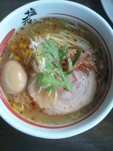 「天然塩ラーメン（味玉トッピング）」@岐阜 塩元帥の写真