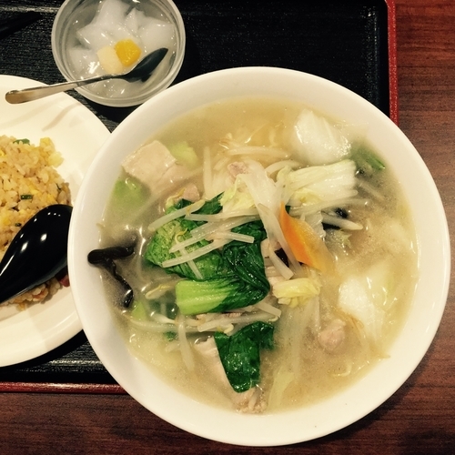 「野菜タンメン＋半炒飯のセット850円＋餃子（クーポンで無料）」@中華厨房 豊源の写真