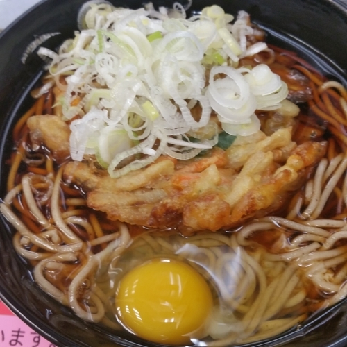「かき揚げ天玉そば」@大船軒 JR大船駅構内店の写真