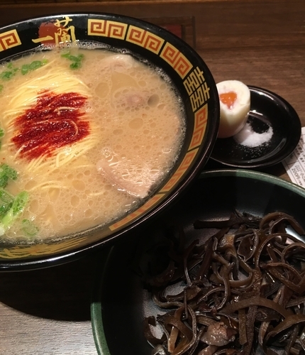 「ラーメン+きくらげ+玉子（￥1030）」@一蘭 アトレ上野 山下口店の写真