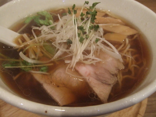 「らーめん(醤油)　８００円」@らーめんshigetomiの写真