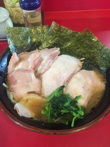 「チャーシュー麺中盛、硬め濃いめ」@横浜家系ラーメン 高松家の写真