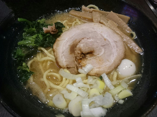 「豚骨醤油ラーメン」@ゴル麺。 野毛店の写真