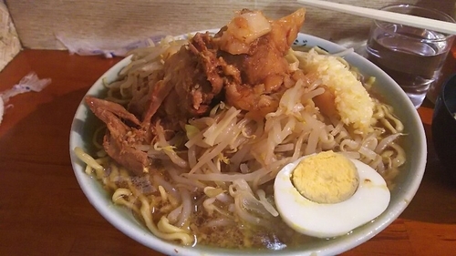 「ラーメン（にんにく・あぶら）」@ラーメン富士丸 西新井大師店の写真