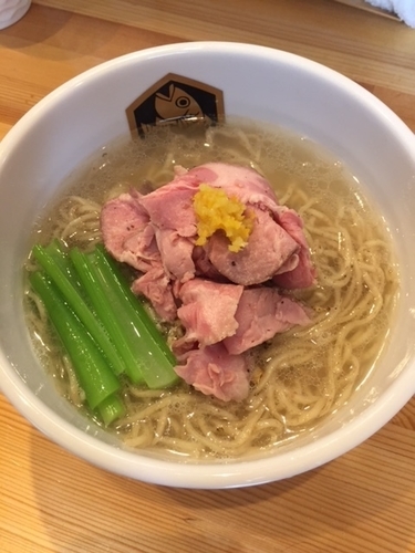 「真鯛らーめん　800円　（＋大盛り100円）」@真鯛らーめん 麺魚の写真