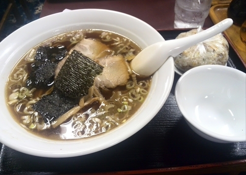 「Cセット(ラーメン+チャーハンおにぎり)750円」@ラーメン中本 新宿店の写真