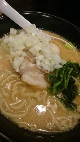 「ラーメン並全部普通７５０円」@横浜家系ラーメン 釜利家 大手町店の写真