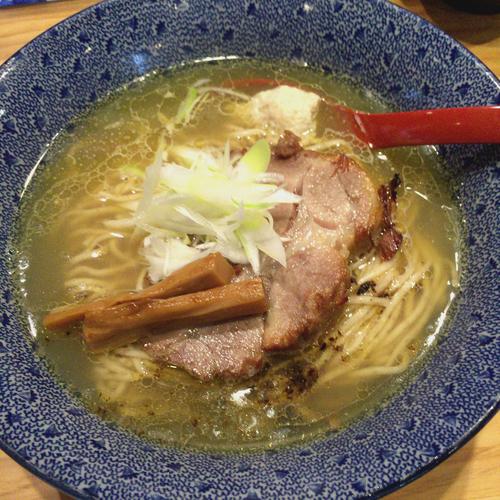 「鶏塩そば　750円」@中華蕎麦 つけ麺 五味五香の写真