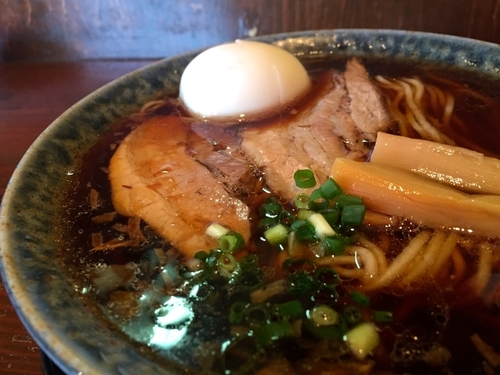 「熟成醤油ラーメン」@古式ラーメン 鶴亀の写真