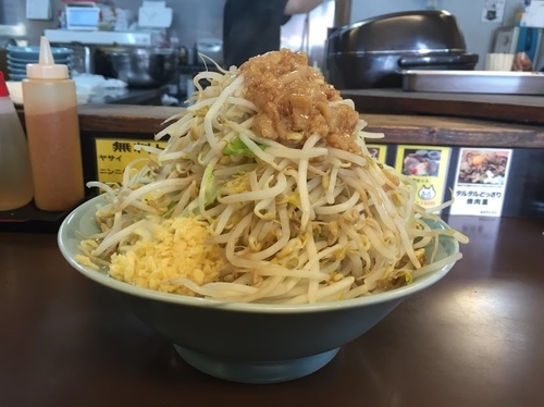 「小ラーメン 野菜ちょい増しニンニク」@立川マシマシ秘密工場の写真