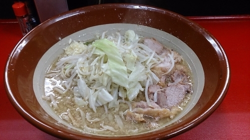 「ラーメン730円+麺増し150円+生卵50円」@豚男 -BUTAMEN-の写真
