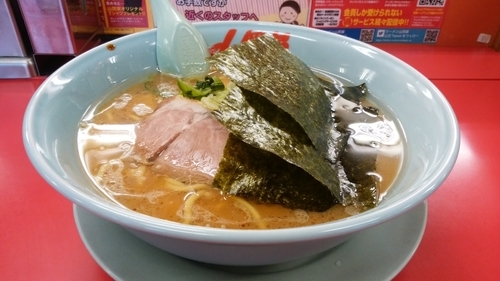 「ラーメン　中盛」@山岡家 越谷レイクタウン店の写真