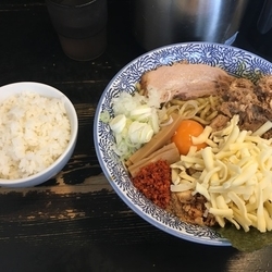 かれまぜ(並)、ほぐし豚、とろけるチーズ、白飯