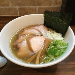 塩ラーメンプラス吊し焼豚3枚