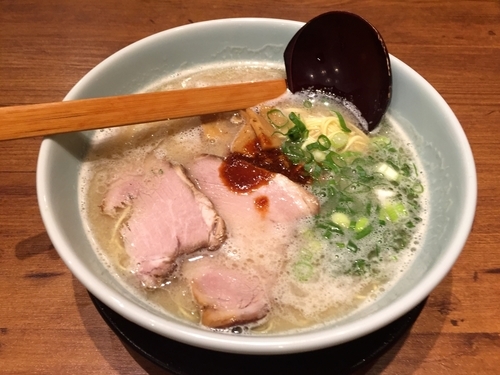 「豚そば・バリカタ」@凪 新宿西口店分店の写真