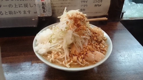 「麺増５００ｇ大・玉葱(炙り豚ヤサイアブラオニオン)￥１０００」@麺屋 鳳の写真