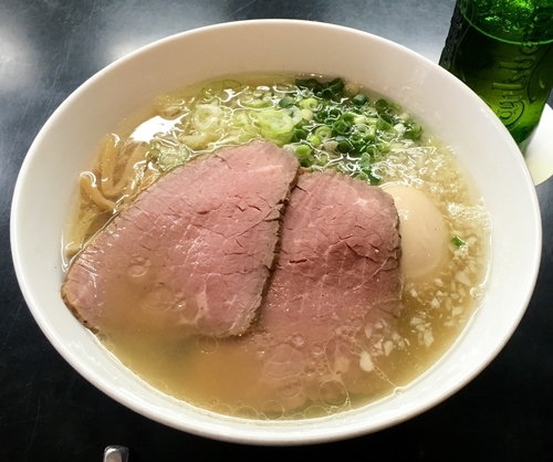 「贅沢焼牛塩らぁめん」@牛骨らぁ麺 マタドール 本店の写真