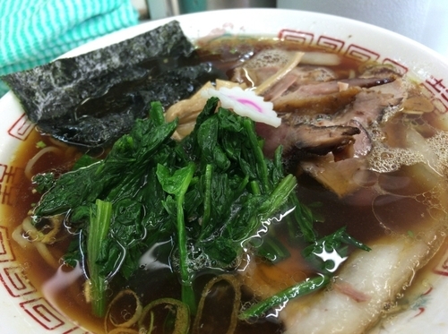 「青島ラーメン７００円、茹で菠薐草５０円」@青島食堂 秋葉原店の写真