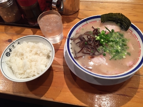 「チャーシュー麺・ライス」@博多長浜らーめん 田中商店の写真