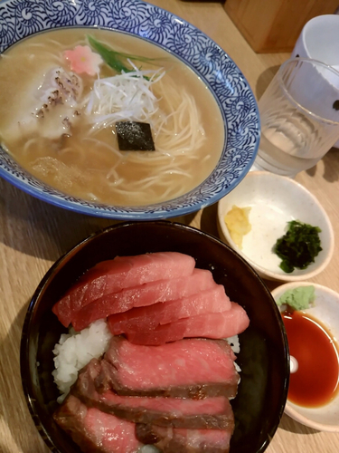 「【麺屋一燈6周年】宇和島産真鯛の清湯ラーメン＋丼=1000円」@麺屋 一燈の写真