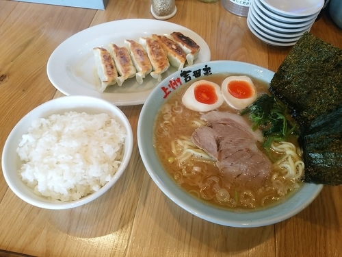 「味玉ラーメン(並盛・160g)780円」@横浜らーめん 吉田家の写真