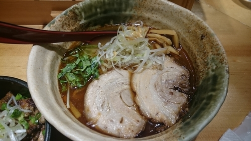 「焼きあご塩らー麺＋ミニチャーシューご飯（1,000円くらい）」@焼きあご塩らー麺 たかはし 新宿本店の写真