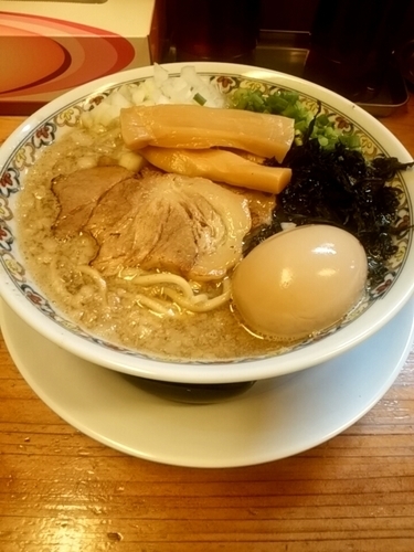 「贅沢煮干背脂中華そば 950円」@辛っとろ麻婆麺 あかずきんの写真