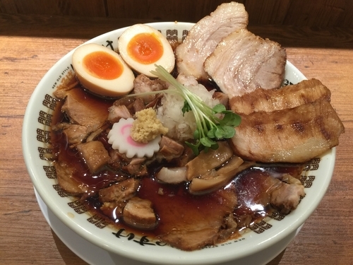 「肉そば醤油_スペシャル」@NEW OLD STYLE 肉そば けいすけの写真