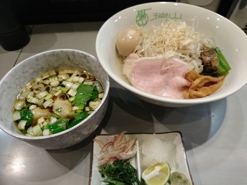 「【限定】昆布水に浸った大根つけそば800円」@中華蕎麦 瑞山（ZUIZAN）の写真